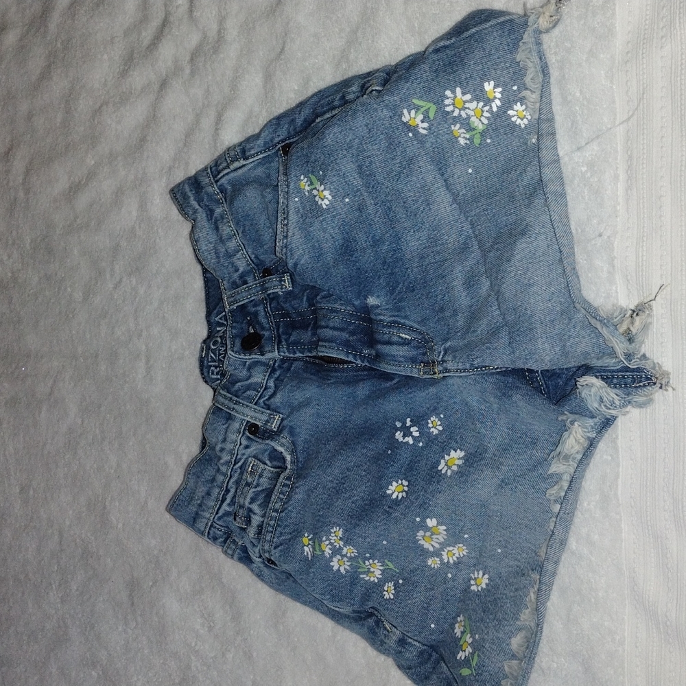 Arizona jeans co shorts, size one, flowers
